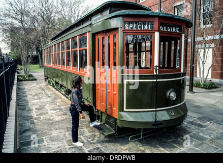 Diese Straßenbahn, die in New Orleans, Louisiana, lief inspirierte den Namen von Tennessee Williams spielen, "A Streetcar Named Desire." Stockfoto