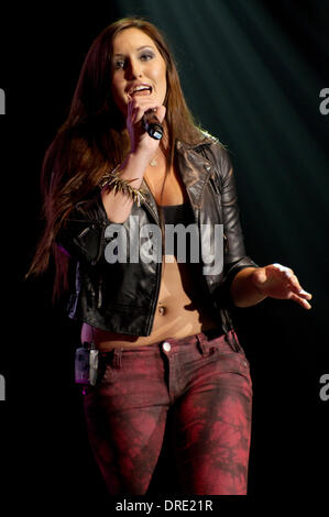 Alyssa Reid Schlüssel 103 Leben in Manchester Arena - Performances Manchester, England - 22.07.12 Stockfoto