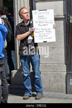 Bank of Ireland auf O' Connell Street wurde heute geschlossen wegen einer Handvoll Demonstranten besetzen Dame Street-Bewegung hält einen Sit-Down Protest im Foyer der Bank Dublin, Irland - 23.07.12. Stockfoto