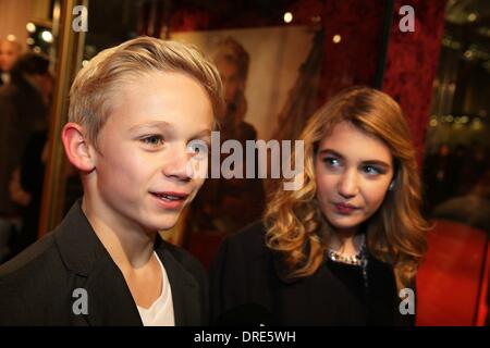 Schauspielerin Sophie Nelisse und Schauspieler Nico Liersch bei der Premiere des Films "The Book Thief" am 23. Januar 2014 im Zoo-Palast, Berlin. Stockfoto