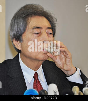 Tokio, Japan. 22. Januar 2014. Japans ehemaliger Premierminister Morihiro Hosokawa besucht eine Pressekonferenz in Tokio, Japan, am 22. Januar 2014. Bildnachweis: AFLO/Alamy Live-Nachrichten Stockfoto