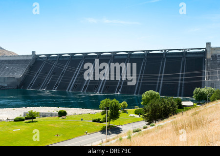 Grand Coulee Dam, am Columbia River, Washington State, USA.  Von der Westseite gesehen. Stockfoto