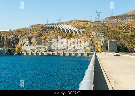 Blick, Blick nach Osten von der Spitze des Grand Coulee Dam, am Columbia River, Washington State, USA. Stockfoto