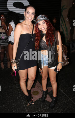 EB Wright, Tochter von spät Rapper Eazy-E, feiert ihren Geburtstag im Supperclub mit ihrer Mutter Tracy Jernagin Los Angeles, Kalifornien - 24.07.12 Stockfoto