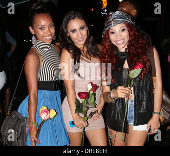 EB-Wright, Tochter von Late Rapper Eazy-E (R) und Francia Raisa (C) feiern ihren Geburtstag zusammen im Supper Club in Hollywood Los Angeles, Kalifornien - 24.07.12 Stockfoto