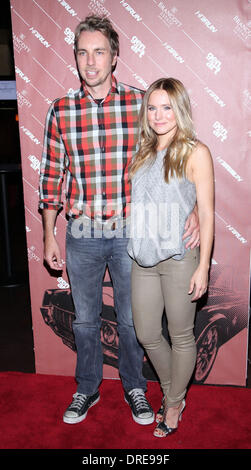 Dax Shepard und Kristen Bell, die Teilnahme an einer Vorführung von "Hit and Run" am Tribeca Kinos Featuring: Dax Shepard und Kristen Bell wo: New York City, USA: 25. Juli 2012 Stockfoto