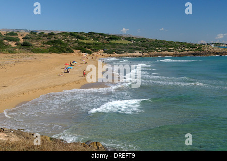 Blick auf den Strand von eloro, in der Nähe von Noto, Sizilien Stockfoto