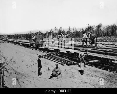 Arbeiter auf der Transsibirischen Eisenbahn, Russland Stockfoto