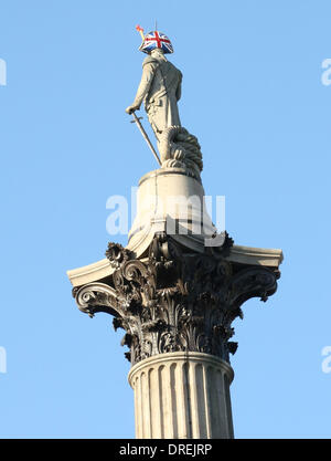 Einige der berühmtesten Bewohner Trafalgar Square, Sir Henry Havelock, König George IV, Charles James Napier und Admiral Lord Nelson gegeben wurde, einer Verjüngungskur mit neu erstellten maßgeschneiderte Kopfbedeckungen ab heute im Rahmen der Hatwalk im Auftrag des Mayor of London. Admiral Lord Nelson Hut ist Lock & Co London, England - 30.07.12 Stockfoto