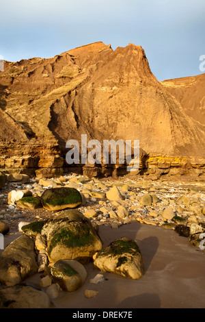 Felsen am Sonnenuntergang Carr Naze Filey Brigg Filey North Yorkshire England Stockfoto