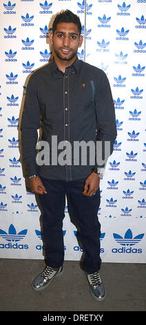 Amir Khan, ehemaliger Boxweltmeister und Olympia-Silbermedaillengewinner im Jahr 2004 bei einer Adidas-Veranstaltung im Dorf U-Bahn London, England - 02.08.12 Stockfoto