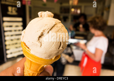 Nahaufnahme von Eis auf den Kegel, UK Stockfoto