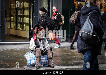 Ein Straßenunterhalter in Covent Garden in London. Stockfoto