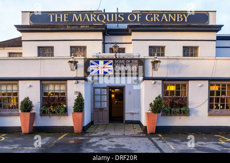 Außenseite des Marquis von Granby Traditionskneipe und Fleischbuffet in Portsmouth Road, Elmbridge, Esher Stockfoto