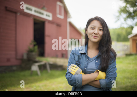 Woodstock, New York USA junge Frau auf traditionellen Bauernhof New York State USA Stockfoto