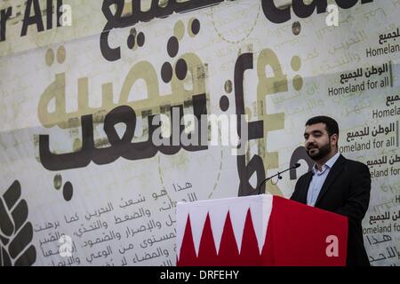 Sitra, Bahrain. 24. Januar 2014. am 24. Januar 2014 veröffentlichen Opposition Sit-in in Sitra Dorf mit Titel Bürger jedenfalls Anti-Regierungs-Demonstranten Slogans fordern für Demokratie und Freiheit, hob alle politischen Demonstranten und den politisch Verantwortlichen. Bildnachweis: Ahmed Alfardan/NurPhoto/ZUMAPRESS.com/Alamy Live-Nachrichten Stockfoto