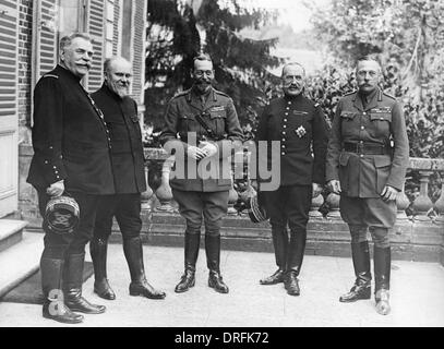 George V mit militärischen Führer im ersten Weltkrieg Stockfoto