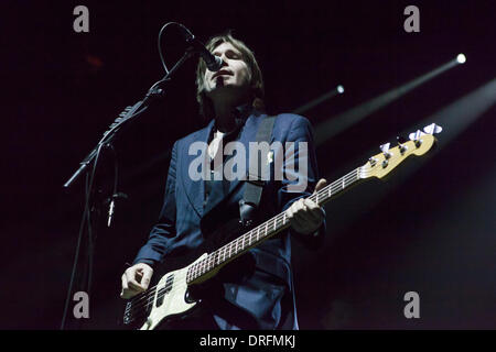 Glasgow, Schottland. 24. Januar 2014. Del Amitri, schottische alternative Rock-Band, trat ihr Reunion-Konzert The Hydro Glasgow. Gebildeten Glasgow 1983. Justin Currie (Bass und Gesang), Iain Harvie (Lead-Gitarre), Bryan Tolland (Gitarre) und Paul Tyagi (Schlagzeug). Currie und Harvie sind die einzigen Bandmitglieder zu bleiben und die Songwriter waren. Die Band hatte mehrere Top 10 Alben UK. Bildnachweis: Pauline Keightley/Alamy Live-Nachrichten Stockfoto