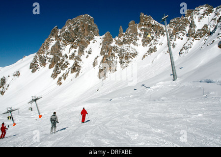 Wintersport, Schnee, Ski, Berg, in den drei Tälern Domain, Tooth Burgin 2739 m in Meribel Mottaret, Savoie, Frankreich Stockfoto