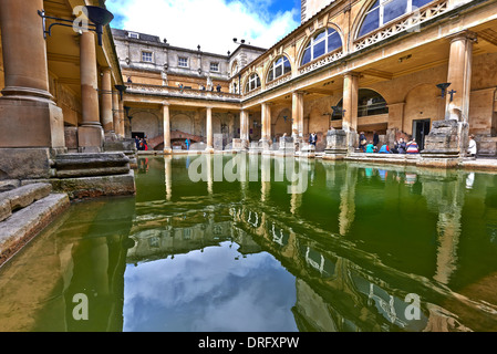 Der Roman Baths-Komplex ist eine Website von historischem Interesse in der englischen Stadt Bath Stockfoto
