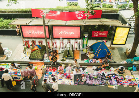 Bangkok, Thailand. 25. Januar 2014. Demonstranten versammeln sich im Einkaufszentrum in der Nähe von Bangkok Ratchaprasong Kreuzung. Bildnachweis: Kmt rf/Alamy Live-Nachrichten Stockfoto