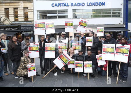 London, UK. 25. Januar 2014. Musikalischer Protest in Leicester Sq gegen Schließung der Wahl-Fm-Radio-Station, London. Protest für Wahl Ihrem Kredit: Rachel Megawhat/Alamy Live News Stockfoto