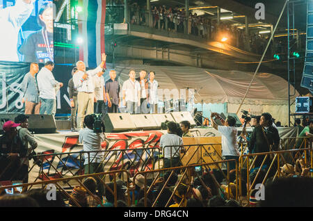 Bangkok, Thailand. 25. Januar 2014. Suthep Thaugsuban, protestiert der Führer von Thailand eine Rede auf Ratchaprasong Juncti Stockfoto