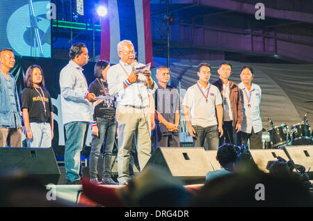 Bangkok, Thailand. 25. Januar 2014. Suthep Thaugsuban, protestiert der Führer von Thailand eine Rede auf Ratchaprasong Juncti Stockfoto