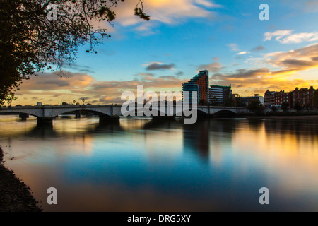 Sonnenuntergang über Putney in Westlondon. Stockfoto