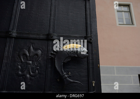 Detail einer externen Tür am Kloster Ossiach. Kärnten. Österreich Stockfoto