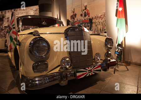 Ein Luxuswagen des Königs von Jordanien, ausgestellt im Royal Automobilmuseum im Al Hussein National Park. Amman Jordanien Stockfoto