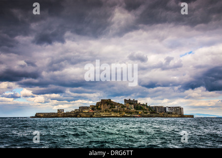 Gunkanjima, Japan ist eine verlassene Kohle Bergbaustadt-Insel vor der Küste von Nagasaki in Kyushu Präfektur. Stockfoto