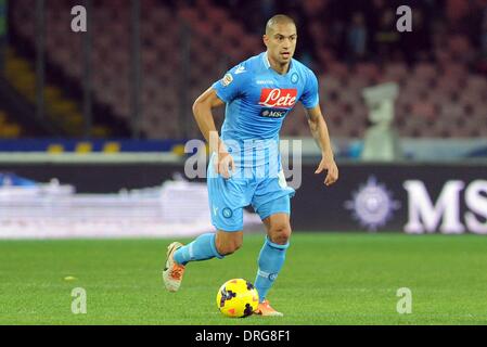 Neapel, Italien. 25. Januar 2014. Gokhan Inler von SSC Napoli in Aktion während Football / Soccer: italienische Serie A match zwischen SSC Napoli und AC Chievo Verona im Stadio San Paolo in Neapel, Italien. Bildnachweis: Franco Romano/Alamy Live-Nachrichten Stockfoto