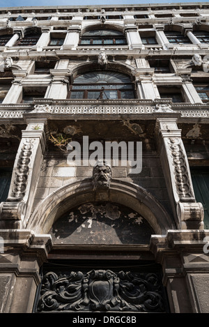 Äußere Haupteingang des Conservatorio Di Musica Benedetto Marcello, Musik-Konservatorium in Venedig, Italien Stockfoto