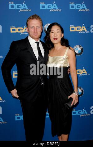 Century City, CA, USA. 25. Januar 2014. Kevin McKidd, Sandra Oh im Ankunftsbereich für 66th Annual Directors Guild of America (DGAs) Awards Dinner, Hyatt Regency Century Plaza, Century City, CA 25. Januar 2014. Bildnachweis: Elizabeth Goodenough/Everett Collection/Alamy Live-Nachrichten Stockfoto