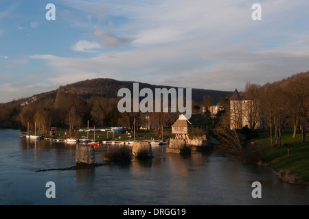 Alte Mühle und Tourelles Burg am Ufer, Vernon-, Vernon, Eure, Frankreich Stockfoto