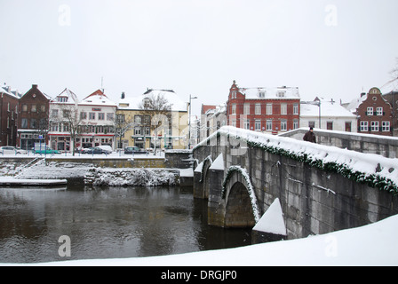 Roerkade mit Steenen Brug aus Voorstad St Jacob, Roermond Niederlande Stockfoto