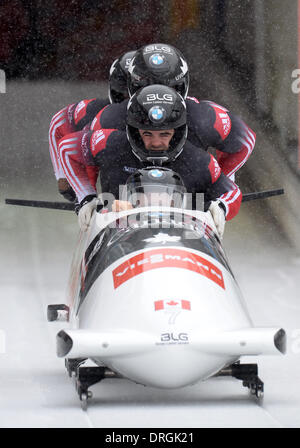 Königssee, Deutschland. 26. Januar 2014. Die kanadische Bobber Lyndon Rush, Lascelles Brown, David Bissett und Neville Wrightstart für die Vierer-Bob bei der Bob-Weltmeisterschaft in Königssee, Deutschland, 26. Januar 2014. Foto: Tobias Hase/Dpa/Alamy Live News Stockfoto