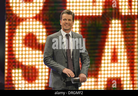 Karlsruhe, Deutschland. 25. Januar 2014. Moderator Markus Lanz beherbergt die Germen TV-Spielshow "Wetten, dass..?" (lit.) möchte darauf wetten, dass.?) im deutschen öffentlich-rechtlichen Fernsehen ZDF in Karlsruhe, Deutschland, 25. Januar 2014. Foto: Uli Deck/Dpa/Alamy Live News Stockfoto