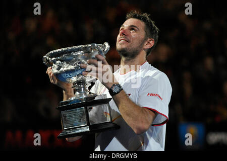 Melbourne, Australien. 26. Januar 2014. Australian Open Herren Einzel Finale. Rafael Nadal (ESP) gegen Stanislas Wawrinka (SUI). Stanislas Wawrinka der Schweiz feiert nach dem Gewinn der Australian Open bei den Herren Einzel Finale am 14. Tag der Australian Open aus Melbourne Park. Wawrinka gewann seinen erste Grand-Slam-Titel gegen Nadal mit einem Score von 6-3 6-2 6-3 3-6. Bildnachweis: Aktion Plus Sport/Alamy Live-Nachrichten Stockfoto