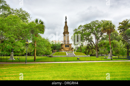 Ein Denkmal für den Unabhängigkeitskrieg General Pulaski in Savannah, Georgia. Stockfoto