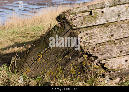 Havarierte Schiffe in der Nähe von Dorf Purton Gloucestershire, am Ufer des Flusses Severn Stockfoto
