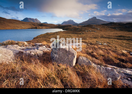 Ein Winter Blick auf Loch Buine Moire in den schottischen Highlands, Großbritannien Stockfoto