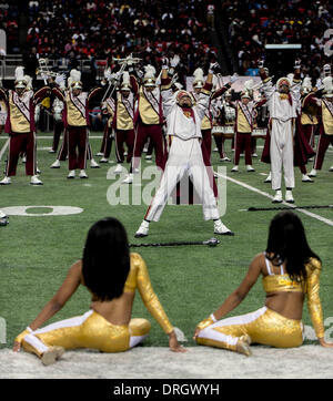 Atlanta, Georgia, USA. 25. Januar 2014. Die marschieren Wildcats aus Bethune Cookman Hochschule führen in der 12. jährliche Honda Schlacht von den Bands Invitational Showcase im Georgia Dome. Die jährlichen spektakuläre bietet eine nationale Bühne, um die unterschiedlichen Effekthascherei historisch Black College und Universität (HBCU) marching Bands zu markieren. Jeder der acht eingeladenen HBCU erhielt 20 Tausend US-Dollar von Honda für ihre Musik-Bildungsprogramme, plus eine All-inclusive Reise nach Atlanta für die Invitational Vitrine. Bildnachweis: Brian Cahn/ZUMAPRESS.com/Alamy Live-Nachrichten Stockfoto