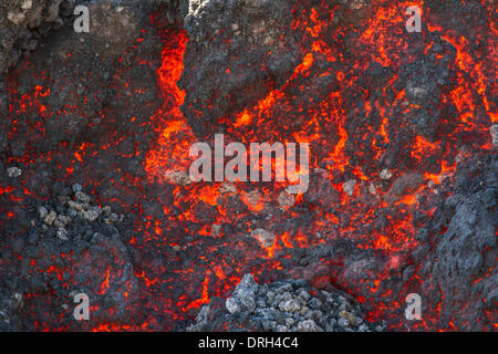 Ätna, Sizilien, Italien. 26. Januar 2014. Lava weiterhin von den Ätna in Italien Ätna, Sizilien, Italien. 26. Januar 2014. Lavastrom. Credit: Wead/Alamy leben Nachrichten Stockfoto