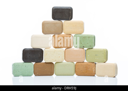 Farbe-Pyramide aus verschiedenen natürlichen Olivenseife Bars Stockfoto