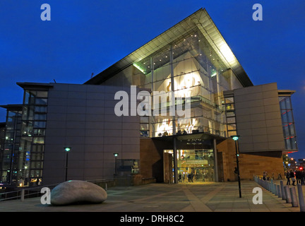 Manchester Bridgewater Hall in der Abenddämmerung, England, Großbritannien Stockfoto