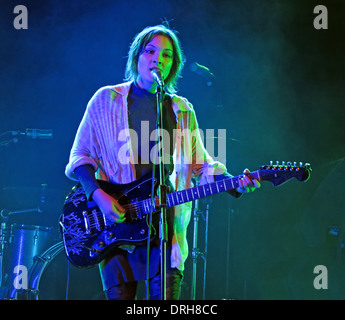 Meredith Sheldon aka Alamar Unterstützung von Johnny Marr in Manchester Academy 10.12.2013 Gig Stockfoto