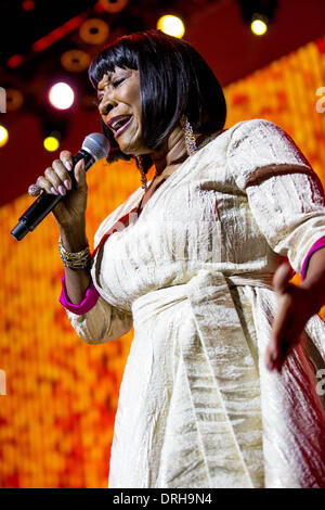 Detroit, Michigan, USA. 26. Januar 2014. Legendäre Soul-Sängerin PATTI LABELLE erklingt in der MotorCity Casino Resonanzboden in Detroit, MI am 26. Januar 2014 Credit: Marc Nader/ZUMA Wire/ZUMAPRESS.com/Alamy Live News Stockfoto