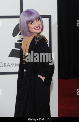 Los Angeles, USA. 26. Januar 2014. Kelly Osbourne kommt auf dem roten Teppich für die 56. Grammy Awards im Staples Center in Los Angeles, USA, am 26. Januar 2014. Bildnachweis: Yang Lei/Xinhua/Alamy Live-Nachrichten Stockfoto